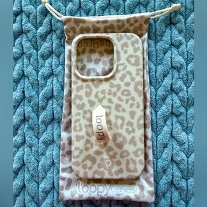iPhone 15 Pro Loopy Case Taupe Leopard